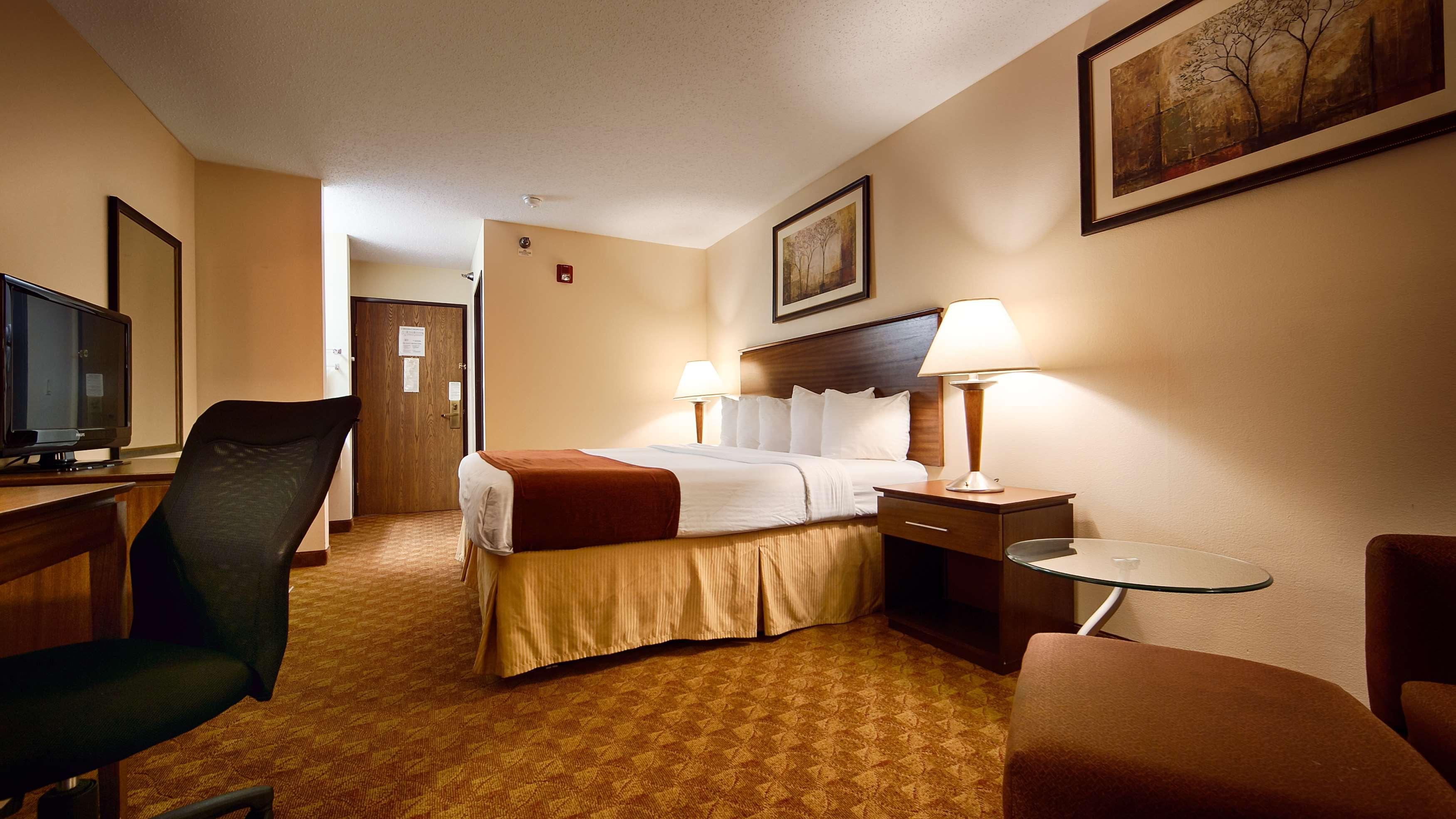 Best Western Lakewood Inn Hebron Extérieur photo