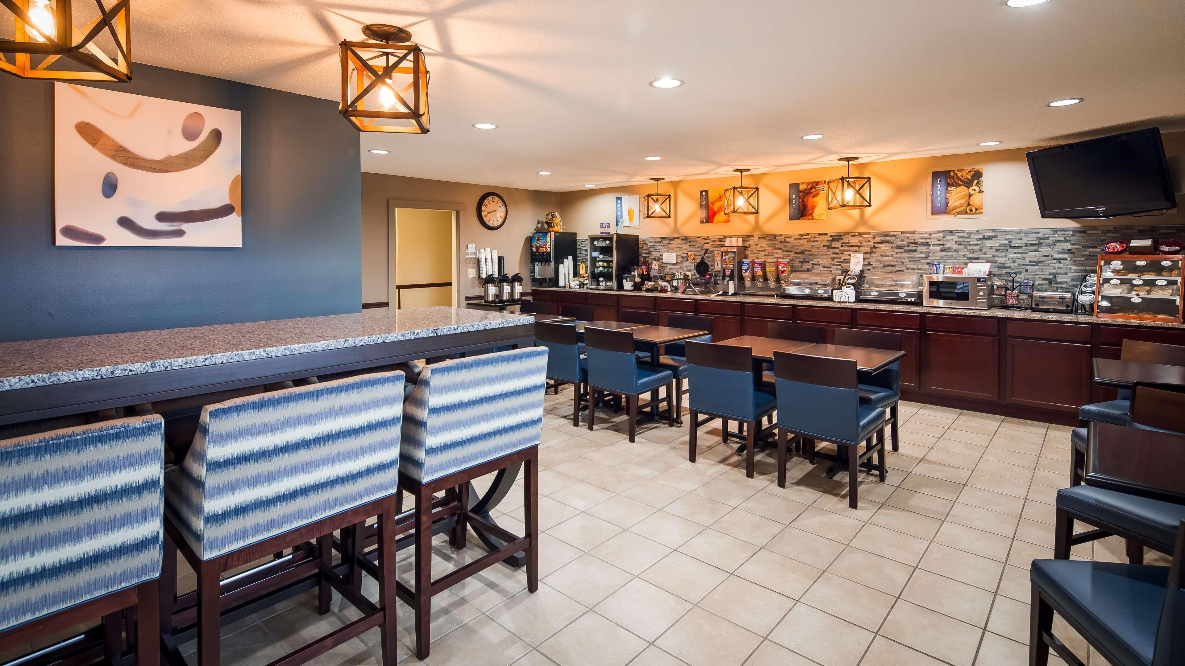 Best Western Lakewood Inn Hebron Extérieur photo