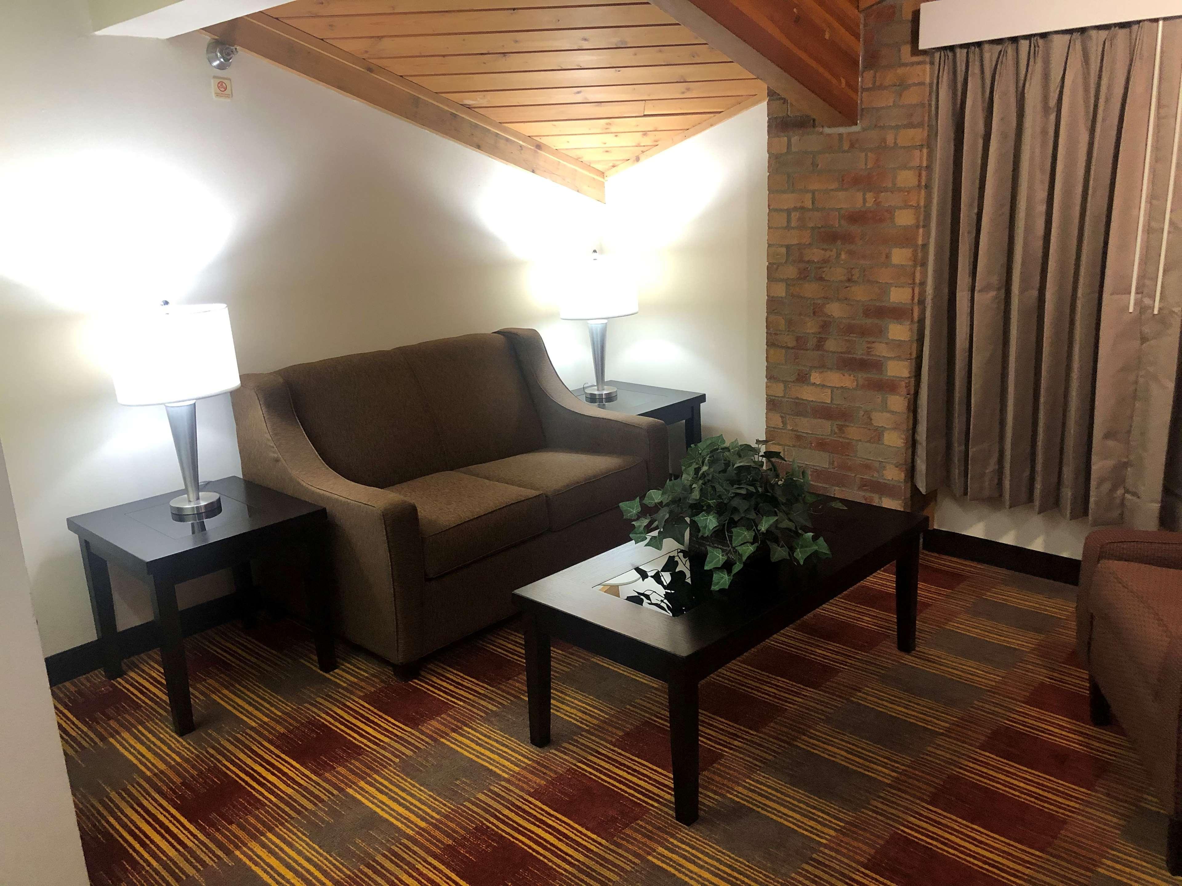 Best Western Lakewood Inn Hebron Extérieur photo