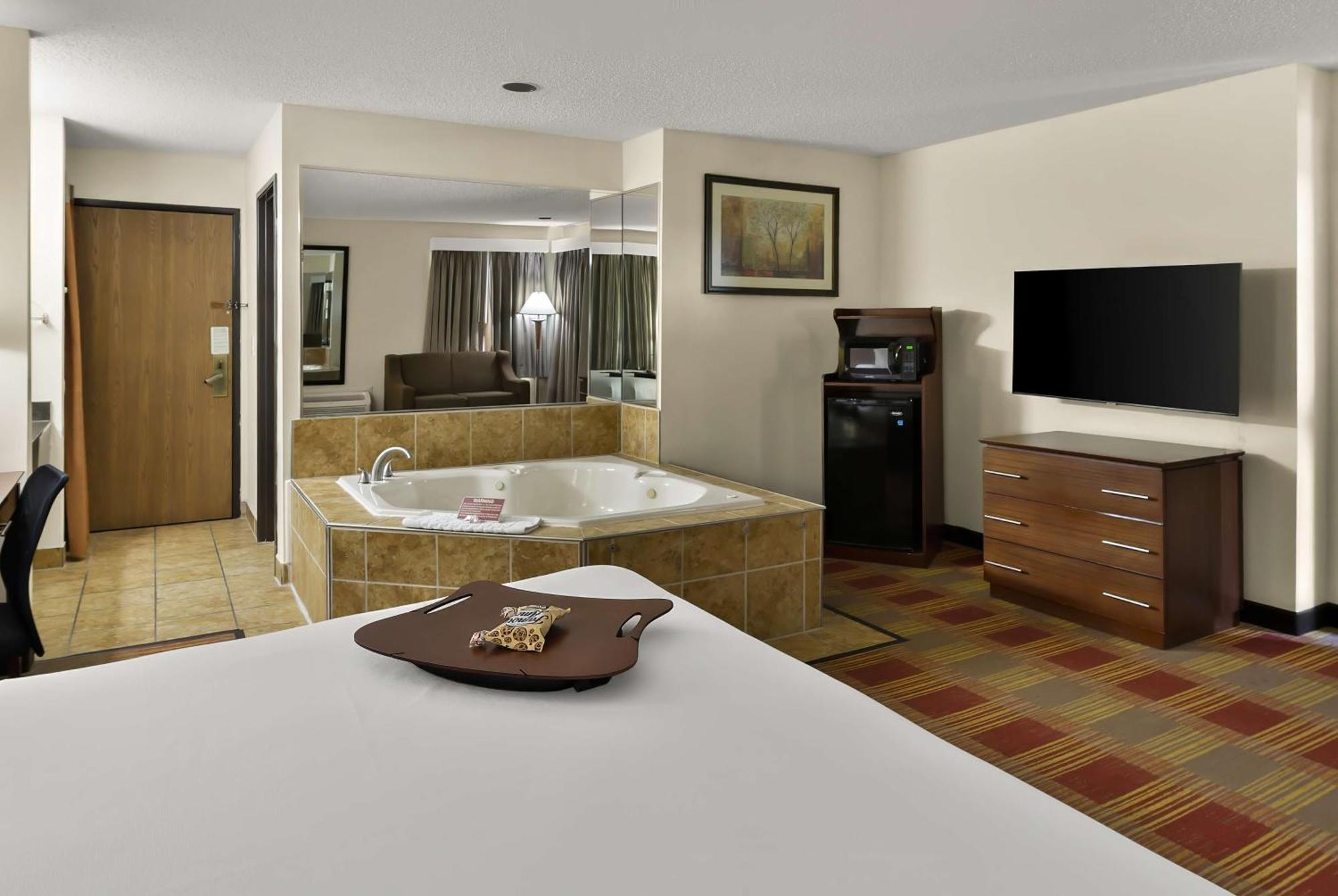 Best Western Lakewood Inn Hebron Extérieur photo