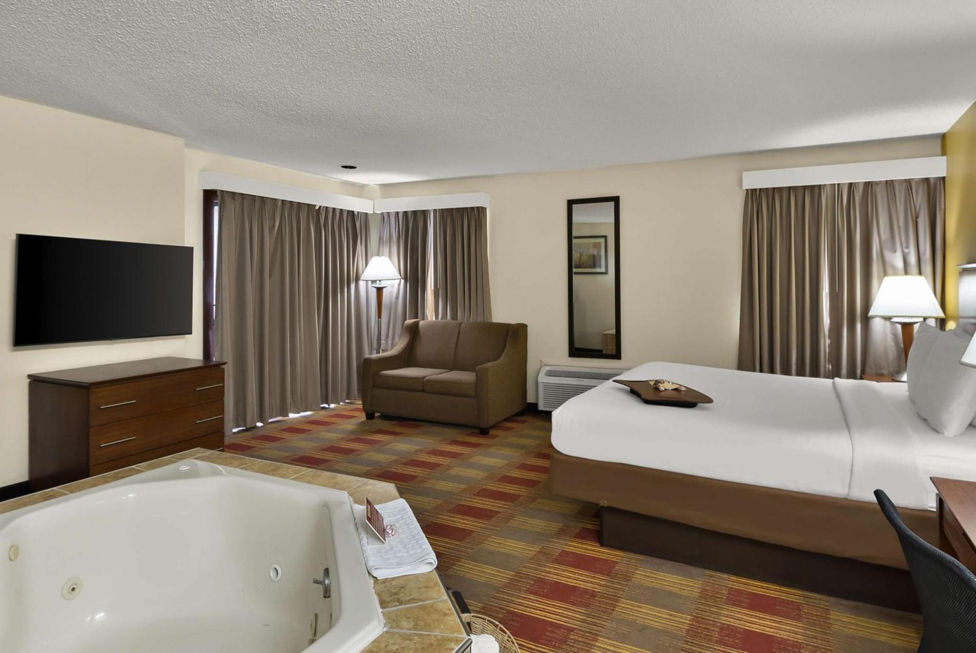 Best Western Lakewood Inn Hebron Extérieur photo