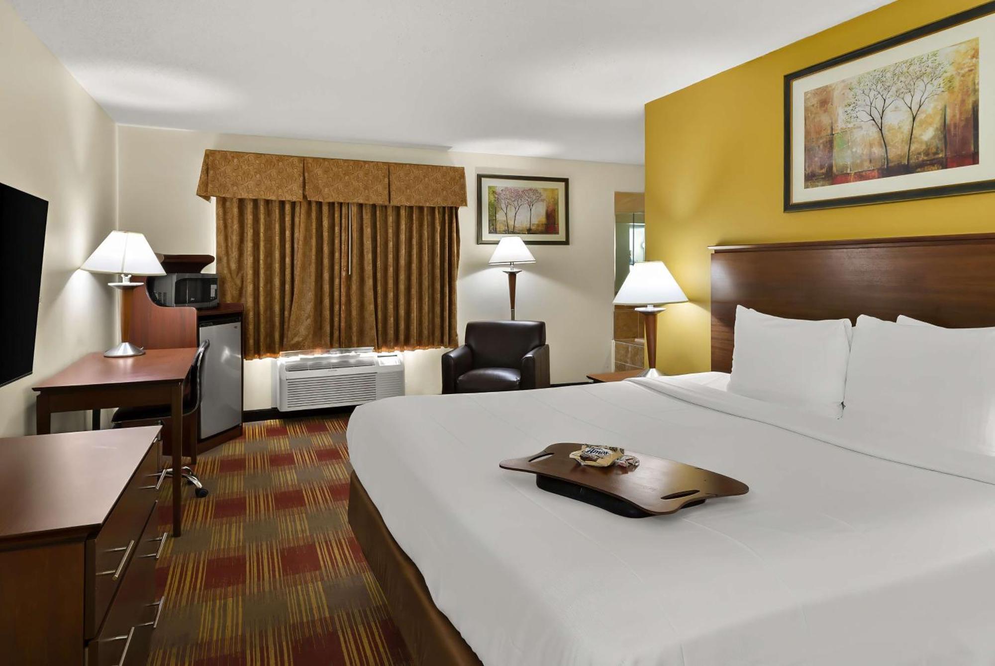 Best Western Lakewood Inn Hebron Extérieur photo