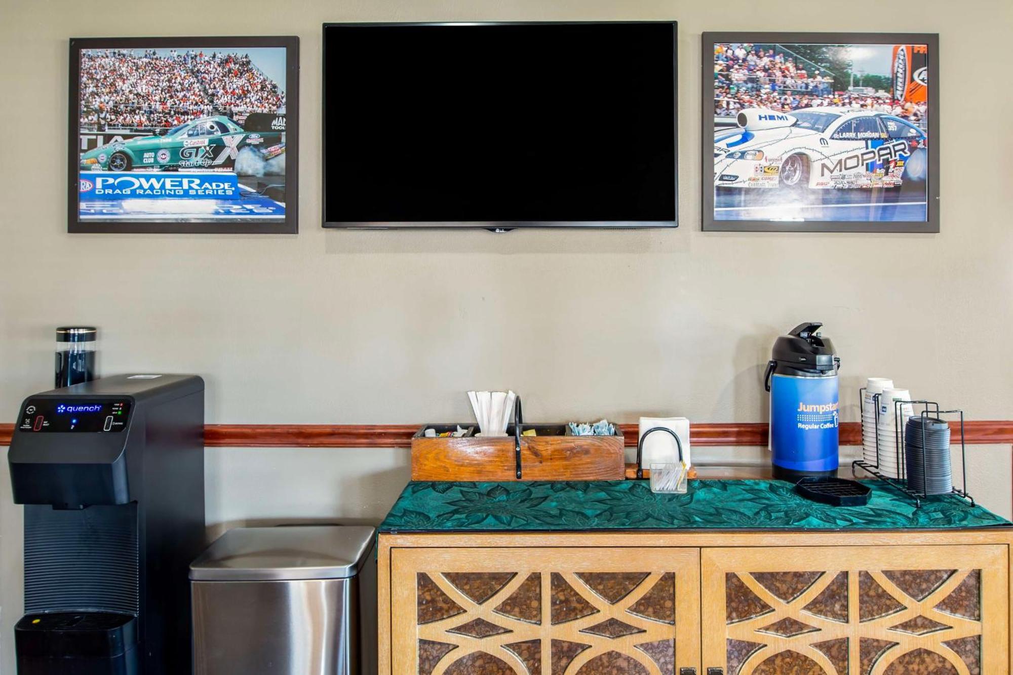 Best Western Lakewood Inn Hebron Extérieur photo