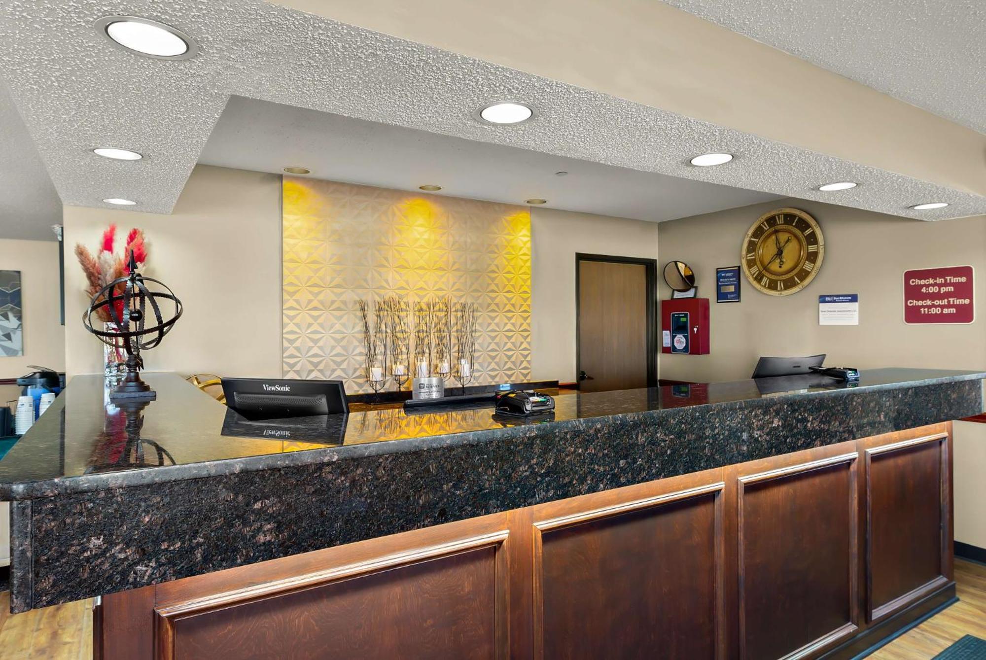 Best Western Lakewood Inn Hebron Extérieur photo