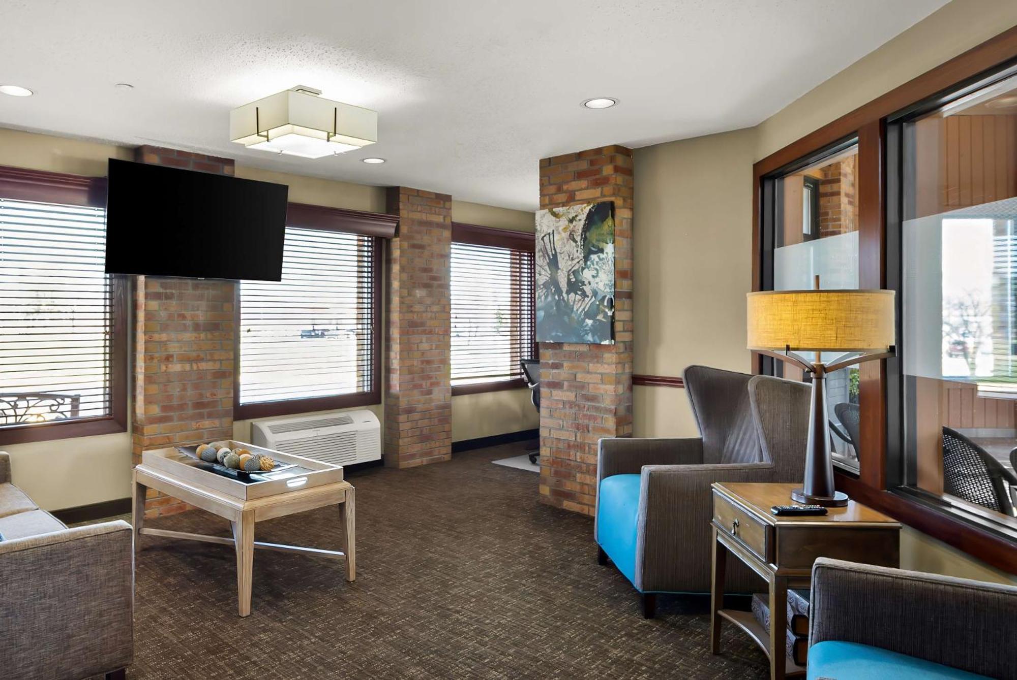 Best Western Lakewood Inn Hebron Extérieur photo
